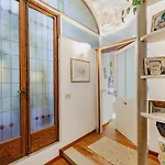 Apartment Guesthost - Historic Palace In The Heart Of *