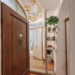 Guesthost - Historic Palace In The Heart Of Apartment Siena