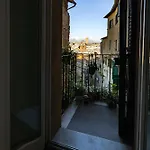 Guesthost - Historic Palace In The Heart Of * Siena