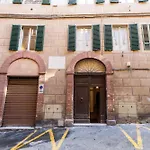 Guesthost - Historic Palace In The Heart Of Apartment *