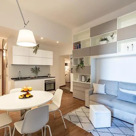 Guesthost - Historic Palace In The Heart Of Appartement *