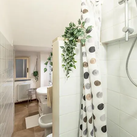 Guesthost - Historic Palace In The Heart Of Apartment *