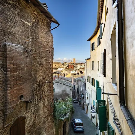 Guesthost - Historic Palace In The Heart Of Apartment *