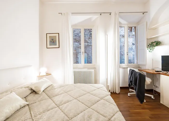 Guesthost - Historic Palace In The Heart Of Apartmán *