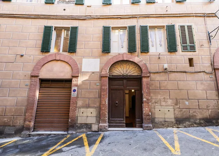 Guesthost - Historic Palace In The Heart Of Apartmán *