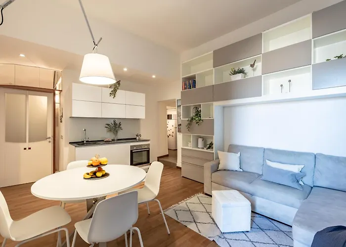 Guesthost - Historic Palace In The Heart Of Apartment *