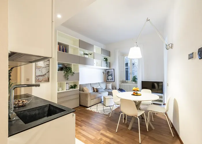 Apartment Guesthost - Historic Palace In The Heart Of