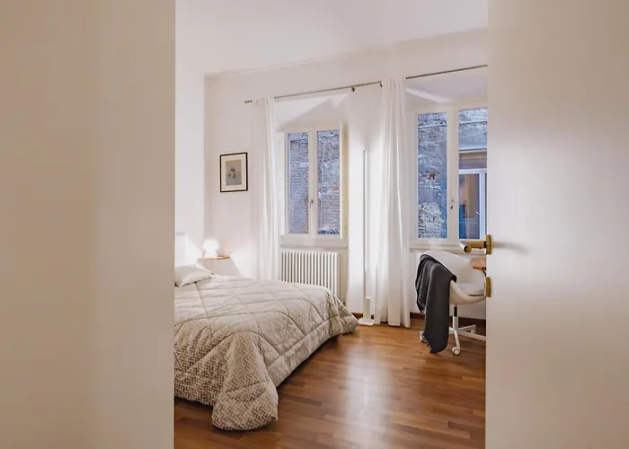 Guesthost - Historic Palace In The Heart Of Apartment Siena