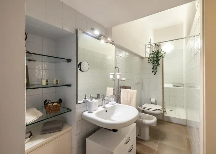 Guesthost - Historic Palace In The Heart Of * Siena